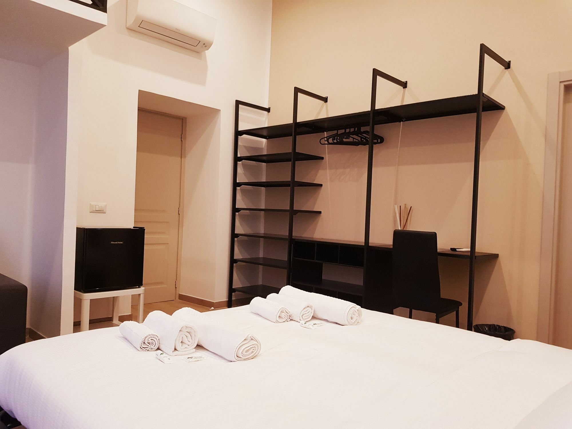 Cairoli Rooms Roma Exterior foto